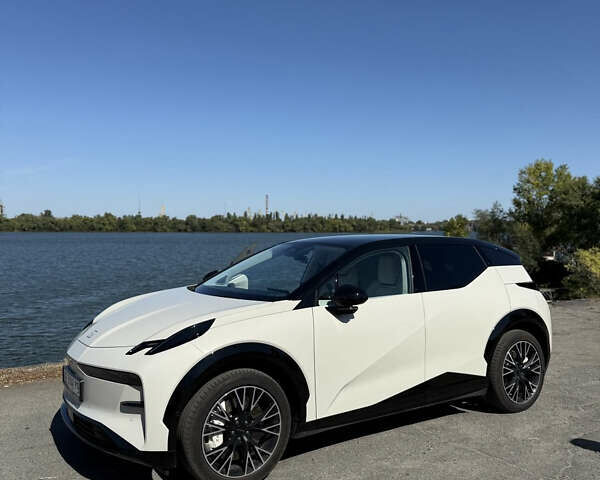 Бежевий Zeekr X, об'ємом двигуна 0 л та пробігом 8 тис. км за 28300 $, фото 1 на Automoto.ua
