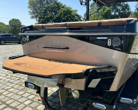 Чорний Axis Wake A, об'ємом двигуна 5.3 л та пробігом 50 тис. км за 175000 $, фото 2 на Automoto.ua