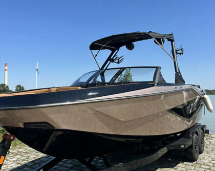 Чорний Axis Wake A, об'ємом двигуна 5.3 л та пробігом 50 тис. км за 175000 $, фото 4 на Automoto.ua