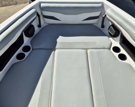 Axis Wake A, об'ємом двигуна 5.3 л та пробігом 1 тис. км за 135000 $, фото 3 на Automoto.ua