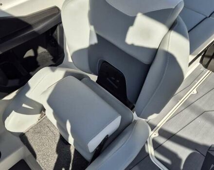 Axis Wake A, об'ємом двигуна 5.3 л та пробігом 1 тис. км за 135000 $, фото 4 на Automoto.ua