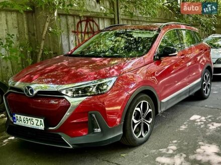 BAIC EX5 2019 в Киеве на Automoto.ua Красный BAIC EX5, объемом двигателя 0 л и пробегом 22 тыс. км за 15000 $, фото 1 на Automoto.ua