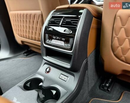 Зелений BMW-Alpina XB7, об'ємом двигуна 4.39 л та пробігом 9 тис. км за 155500 $, фото 59 на Automoto.ua