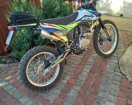 BSE J3D 300 Enduro, объемом двигателя 0.3 л и пробегом 1 тыс. км за 1765 $, фото 6 на Automoto.ua