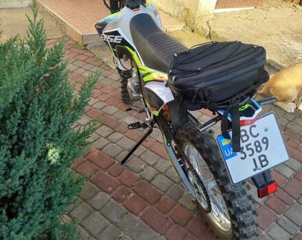 BSE J3D 300 Enduro, объемом двигателя 0.3 л и пробегом 1 тыс. км за 1765 $, фото 5 на Automoto.ua