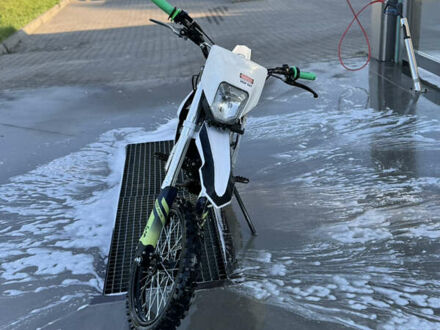 BSE PH10L 125 Enduro 2023 в Обухове на Automoto.ua Белый BSE PH10L 125 Enduro, объемом двигателя 5 л и пробегом 130 тыс. км за 722 $, фото 1 на Automoto.ua