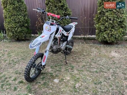 BSE PH10L 125 Enduro 2023 у Броварах на Automoto.ua Білий BSE PH10L 125 Enduro, об'ємом двигуна 0.12 л та пробігом 10 тис. км за 650 $, фото 1 на Automoto.ua