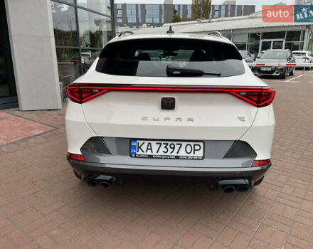 Белый Cupra Formentor, объемом двигателя 1.98 л и пробегом 18 тыс. км за 42727 $, фото 5 на Automoto.ua