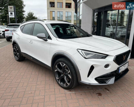 Белый Cupra Formentor, объемом двигателя 1.98 л и пробегом 18 тыс. км за 42727 $, фото 2 на Automoto.ua