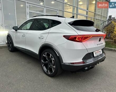 Белый Cupra Formentor, объемом двигателя 1.98 л и пробегом 7 тыс. км за 42000 $, фото 5 на Automoto.ua