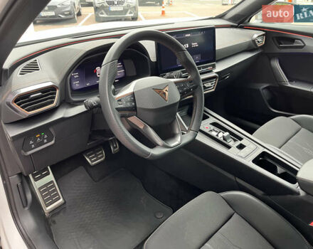 Белый Cupra Formentor, объемом двигателя 1.98 л и пробегом 18 тыс. км за 42727 $, фото 12 на Automoto.ua