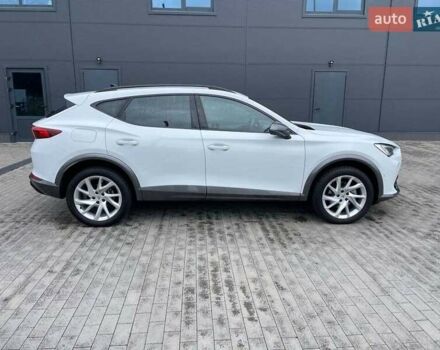 Белый Cupra Formentor, объемом двигателя 1.98 л и пробегом 14 тыс. км за 38698 $, фото 6 на Automoto.ua