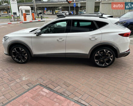 Белый Cupra Formentor, объемом двигателя 1.98 л и пробегом 18 тыс. км за 42727 $, фото 7 на Automoto.ua