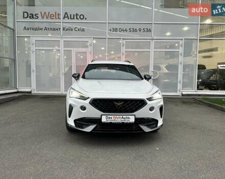 Белый Cupra Formentor, объемом двигателя 1.98 л и пробегом 7 тыс. км за 42000 $, фото 1 на Automoto.ua