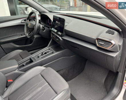 Белый Cupra Formentor, объемом двигателя 1.98 л и пробегом 18 тыс. км за 42727 $, фото 15 на Automoto.ua