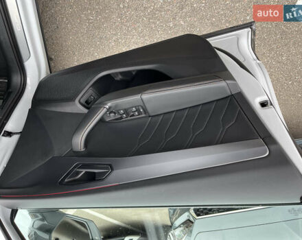 Белый Cupra Formentor, объемом двигателя 1.98 л и пробегом 19 тыс. км за 44028 $, фото 13 на Automoto.ua