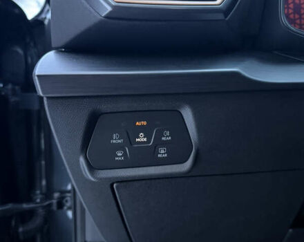 Серый Cupra Formentor, объемом двигателя 2 л и пробегом 82 тыс. км за 31900 $, фото 11 на Automoto.ua