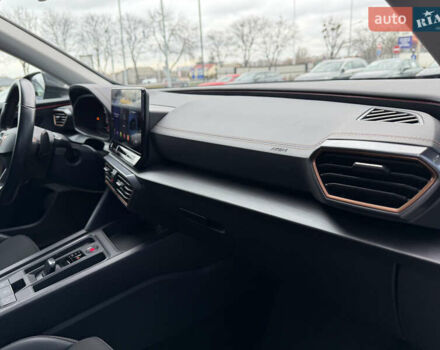 Серый Cupra Formentor, объемом двигателя 1.97 л и пробегом 26 тыс. км за 35500 $, фото 36 на Automoto.ua