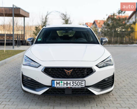 Белый Cupra Leon, объемом двигателя 1.4 л и пробегом 101 тыс. км за 26607 $, фото 2 на Automoto.ua