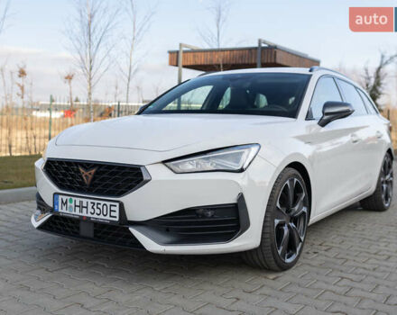 Белый Cupra Leon, объемом двигателя 1.4 л и пробегом 101 тыс. км за 26607 $, фото 1 на Automoto.ua