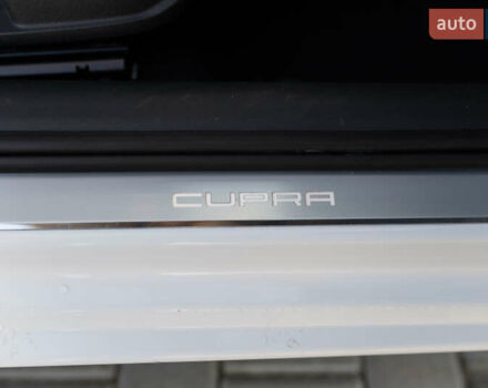Белый Cupra Leon, объемом двигателя 1.4 л и пробегом 101 тыс. км за 26607 $, фото 83 на Automoto.ua