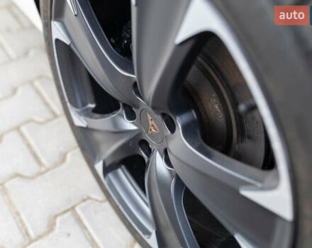 Белый Cupra Leon, объемом двигателя 1.4 л и пробегом 101 тыс. км за 26607 $, фото 39 на Automoto.ua