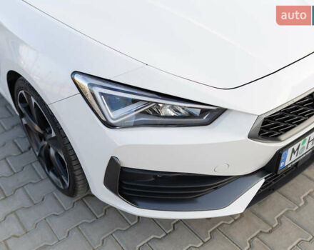 Белый Cupra Leon, объемом двигателя 1.4 л и пробегом 101 тыс. км за 26607 $, фото 104 на Automoto.ua