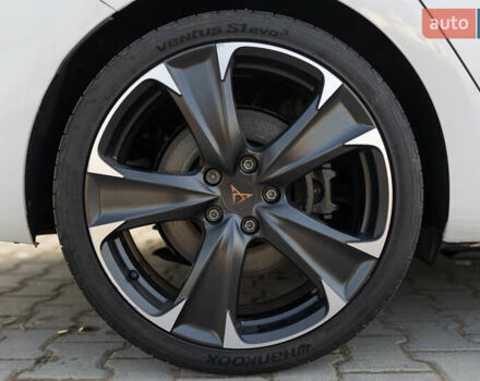 Белый Cupra Leon, объемом двигателя 1.4 л и пробегом 101 тыс. км за 26607 $, фото 15 на Automoto.ua