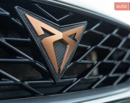 Белый Cupra Leon, объемом двигателя 1.4 л и пробегом 101 тыс. км за 26607 $, фото 34 на Automoto.ua