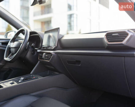 Белый Cupra Leon, объемом двигателя 1.4 л и пробегом 101 тыс. км за 26607 $, фото 85 на Automoto.ua
