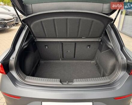 Серый Cupra Leon, объемом двигателя 1.98 л и пробегом 2 тыс. км за 41142 $, фото 35 на Automoto.ua