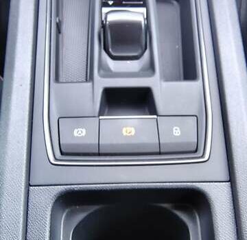 Сірий Cupra Leon, об'ємом двигуна 1.98 л та пробігом 15 тис. км за 35800 $, фото 10 на Automoto.ua