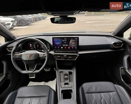 Серый Cupra Leon, объемом двигателя 1.98 л и пробегом 2 тыс. км за 41142 $, фото 46 на Automoto.ua