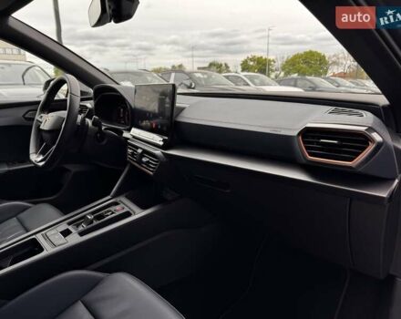 Серый Cupra Leon, объемом двигателя 1.98 л и пробегом 2 тыс. км за 41142 $, фото 43 на Automoto.ua