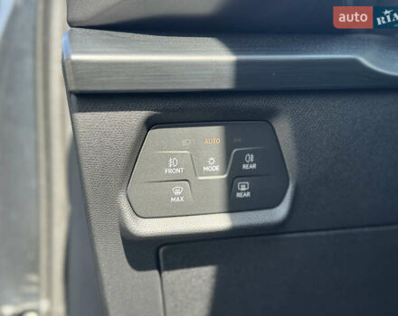 Сірий Cupra Leon, об'ємом двигуна 1.98 л та пробігом 22 тис. км за 41999 $, фото 14 на Automoto.ua