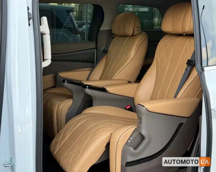 купить новое авто Denza D9 2024 года от официального дилера VinAVto Denza фото