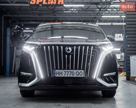Чорний Denza D9, об'ємом двигуна 0 л та пробігом 1 тис. км за 70000 $, фото 9 на Automoto.ua