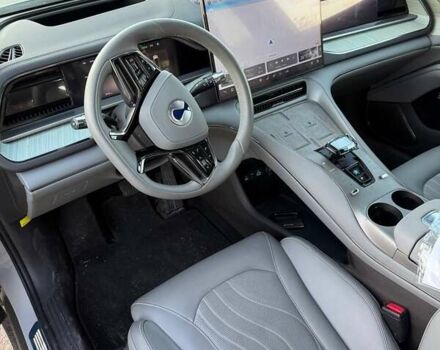 Серый Denza N7, объемом двигателя 0 л и пробегом 7 тыс. км за 35500 $, фото 4 на Automoto.ua