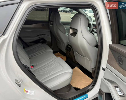 Сірий Denza N7, об'ємом двигуна 0 л та пробігом 12 тис. км за 42700 $, фото 8 на Automoto.ua