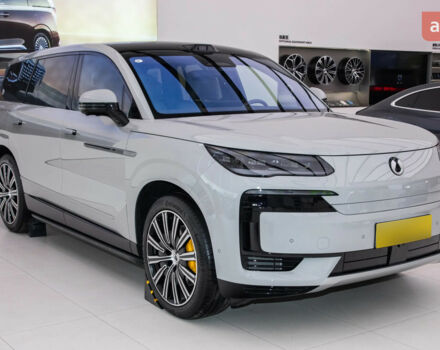 Denza N9, объемом двигателя 2 л и пробегом 0 тыс. км за 76850 $, фото 2 на Automoto.ua