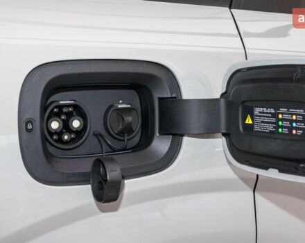 Denza N9, объемом двигателя 2 л и пробегом 0 тыс. км за 76850 $, фото 13 на Automoto.ua