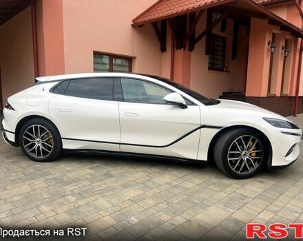 Белый Denza Z9, объемом двигателя 0 л и пробегом 12 тыс. км за 58000 $, фото 3 на Automoto.ua