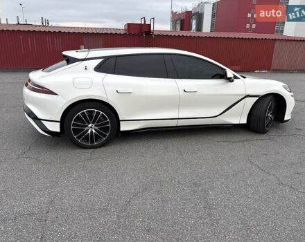 Белый Denza Z9 GT, объемом двигателя 0 л и пробегом 11 тыс. км за 63000 $, фото 2 на Automoto.ua