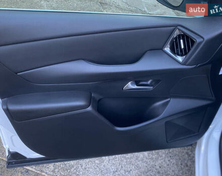 Білий DS 3 e-Tense, об'ємом двигуна 0 л та пробігом 69 тис. км за 15900 $, фото 21 на Automoto.ua