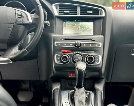 Белый DS 4, объемом двигателя 1.6 л и пробегом 117 тыс. км за 11500 $, фото 39 на Automoto.ua
