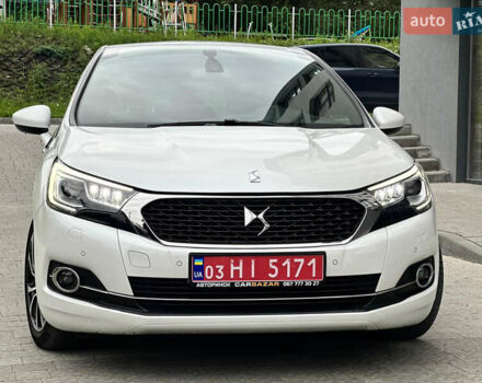 Белый DS 4, объемом двигателя 1.6 л и пробегом 117 тыс. км за 11400 $, фото 1 на Automoto.ua
