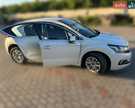 Білий DS 4, об'ємом двигуна 1.56 л та пробігом 306 тис. км за 12500 $, фото 1 на Automoto.ua