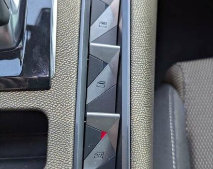 Черный DS 7 Crossback, объемом двигателя 1.5 л и пробегом 131 тыс. км за 23600 $, фото 39 на Automoto.ua