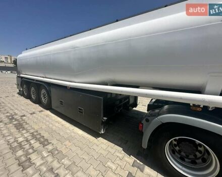 Esterer  DHE0189T 2001 в Черкассах на Automoto.ua Esterer  DHE0189T, объемом двигателя 0 л и пробегом 100 тыс. км за 23500 $, фото 5 на Automoto.ua