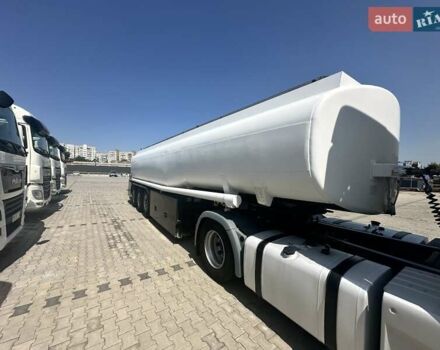 Esterer  DHE0189T 2001 в Черкассах на Automoto.ua Esterer  DHE0189T, объемом двигателя 0 л и пробегом 100 тыс. км за 23500 $, фото 1 на Automoto.ua